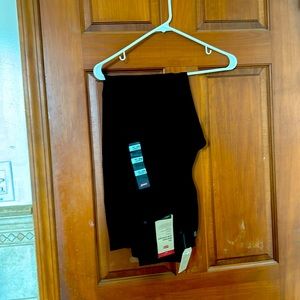 Size 29 black Levi’s high rise slim straight jeans. NWT